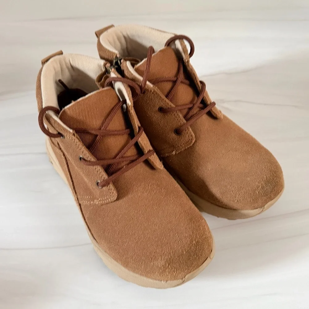 UGG Kids Canoe III Weather Boots | Chestnut Suede | Little Boy Sz 1 | Waterproof